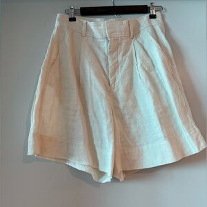 Everlane Cream High-Rise Pleated Linen Bermuda Shorts